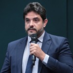 Brasil tem a ambição de emitir anualmente títulos soberanos sustentáveis, diz Carlos Colombo [na imagem], coordenador de Promoção da Concorrência da Secretaria de Reformas Econômicas do Ministério da Fazenda (Foto Bruno Spada/Câmara dos Deputados)