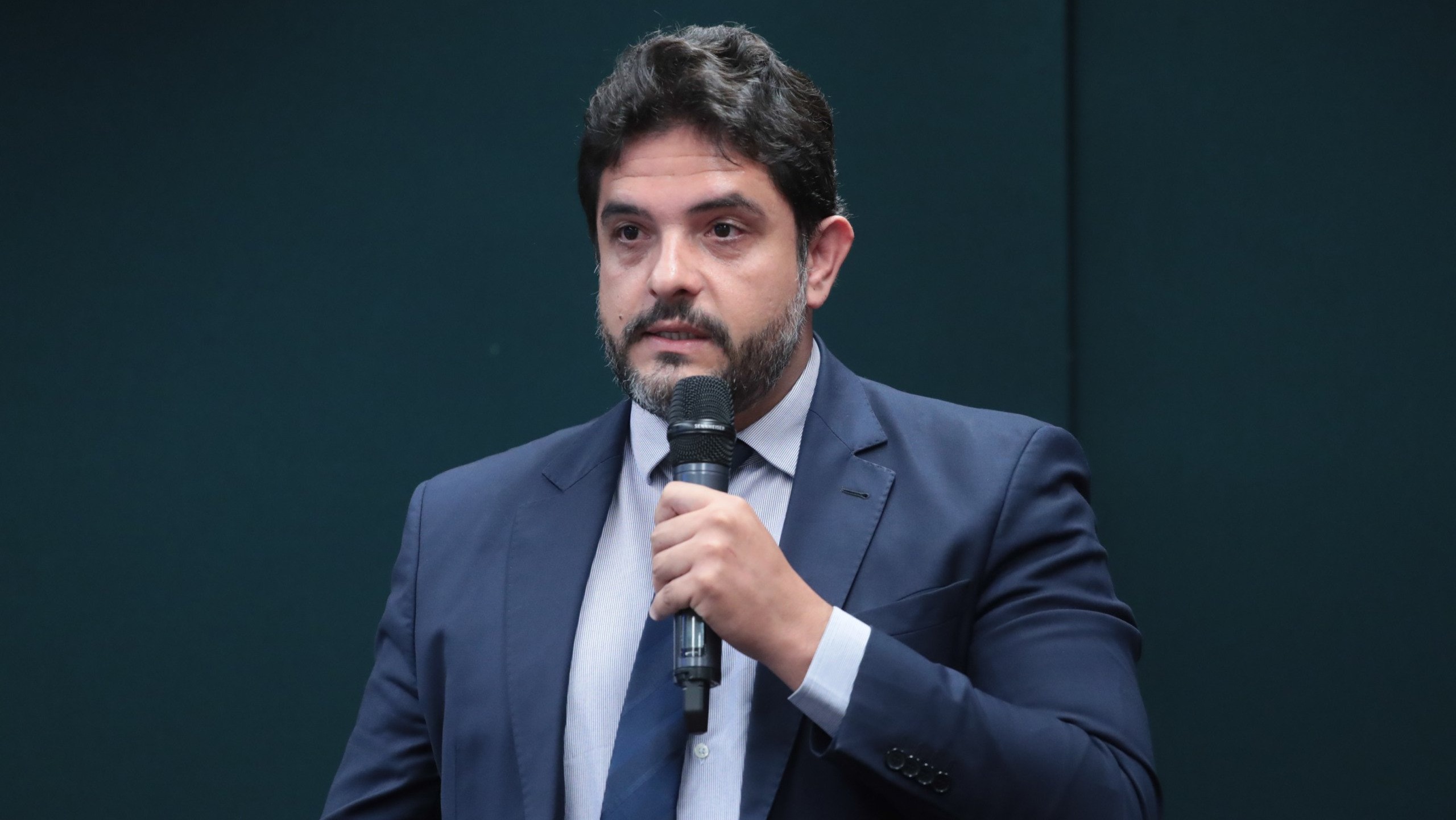 Brasil tem a ambição de emitir anualmente títulos soberanos sustentáveis, diz Carlos Colombo [na imagem], coordenador de Promoção da Concorrência da Secretaria de Reformas Econômicas do Ministério da Fazenda (Foto Bruno Spada/Câmara dos Deputados)