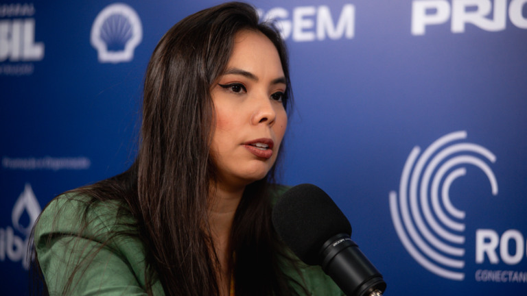 Tabita Loureiro, diretora-técnica e presidente interina da PPSA, em entrevista ao estúdio eixos durante a ROG.e no Rio, em 26/9/2024 (Foto Vitor Curi/eixos)