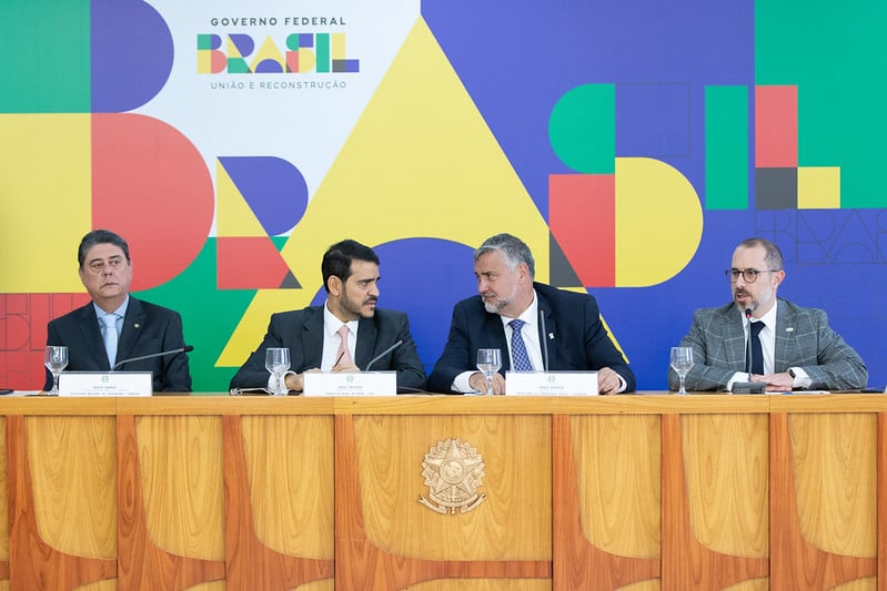 Da esquerda para a direita: Wadih Damous (Senacon/MJ), Jorge Messias (AGU), Paulo Pimenta (Secom) e Vinícius Carvalho (CGU). Foto: Divulgação CGU