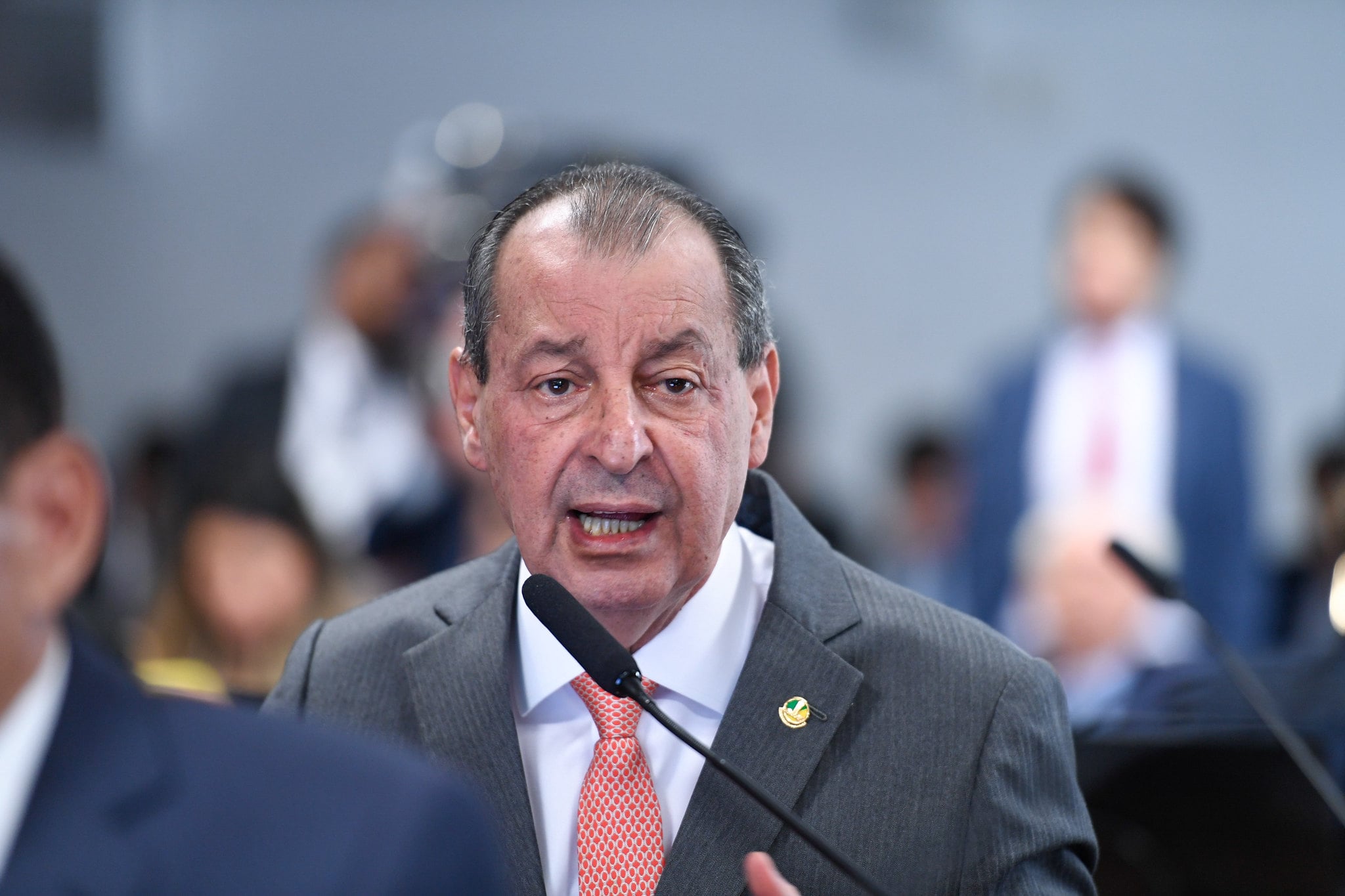 Oposição tenta esvaziar votação da PEC do fim da escala 6×1 no Senado