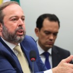 Âmbar Energia diz que condições impostas pela Aneel impedem recuperação da Amazonas Energia. Na imagem: Audiência pública da CME da Câmara para ouvir o ministro de Minas e Energia, Alexandre Silveira, em 19/6/2024 (Foto Lula Marques/Agência Brasil)