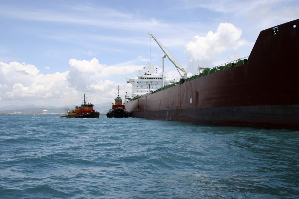 Navio tanque Margara para exploração offshore de petróleo (Foto Guarda Costeira dos EUA)