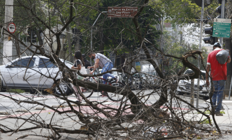 São Paulo (SP), 14/10/2024 - Ruas do bairro Bom Retiro com fabricas elojas sem energia elétrica devido as chuvas | Foto: Paulo Pinto/Agência Brasil