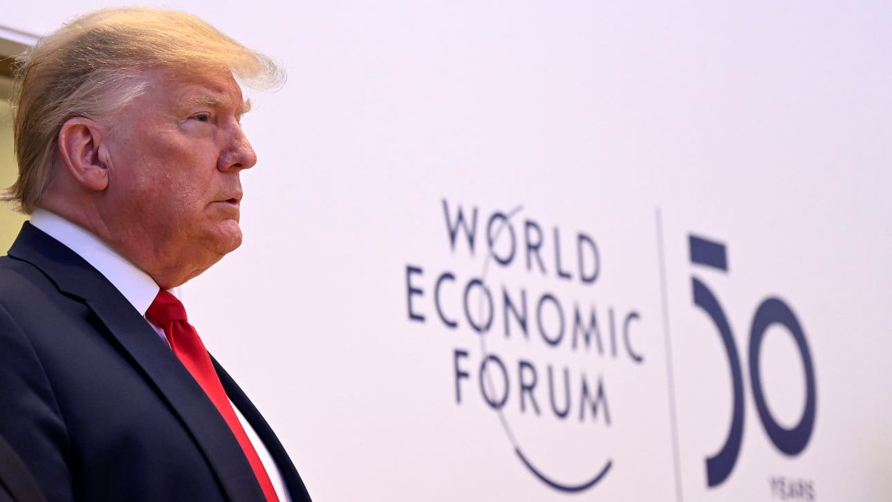 Em Davos, na Suíça, Trump comemora revolução energética do shale gas. Na imagem: Presidente dos Estados Unidos, Donald Trump, durante coletiva de imprensa na reunião anual do Fórum Econômico Mundial de 2020 em Davos-Klosters, Suíça, em 21/1/2020 (Foto Valeriano Di Domenicor/Fórum Econômico Mundial)