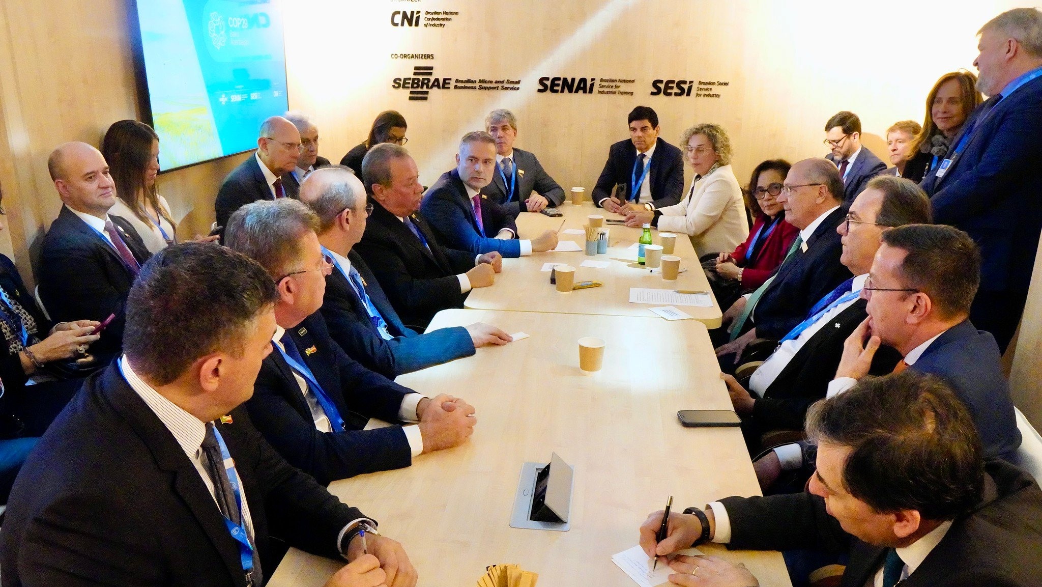 Vice-presidente Geraldo Alckmin durante reunião no pavilhão da CNI na COP29, em Baku capital do Azerbaijão, em 12/11/2024 (Foto Cadu Gomes/VPR)