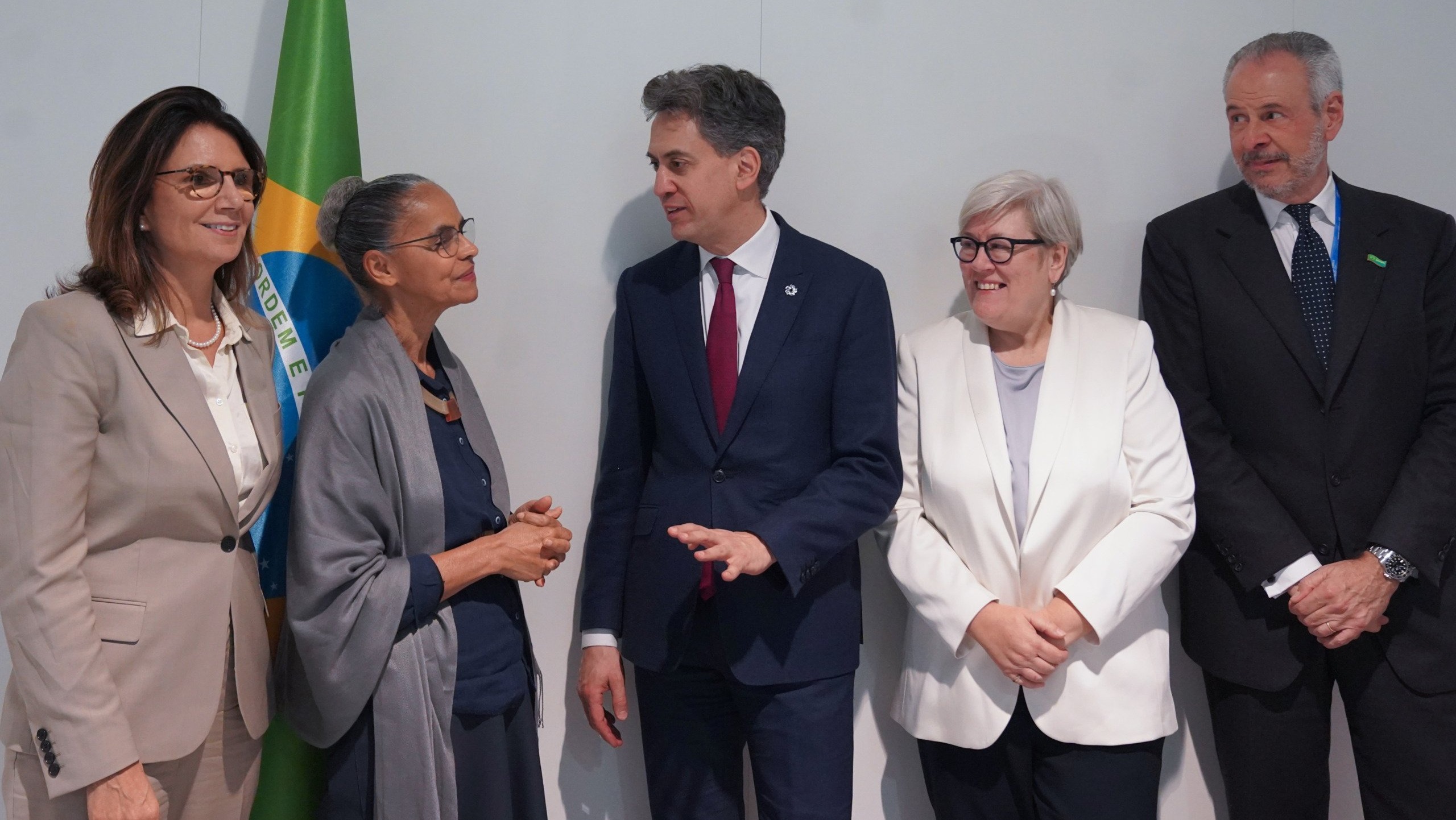 Brasil e Reino Unido se comprometem a destravar financiamento durante a COP29 em encontro de Marina Silva [na imagem] com o secretário de Segurança Energética e Emissões Zero do Reino Unido, Ed Miliband [na imagem], em 12/11/2024 (Foto Ana Rosa Alves/MMA)