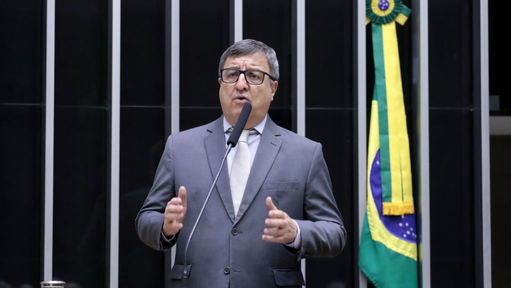 Deputado Danilo Forte [na imagem] apresenta PEC das Agências (Foto Bruno Spada/Câmara dos Deputados)