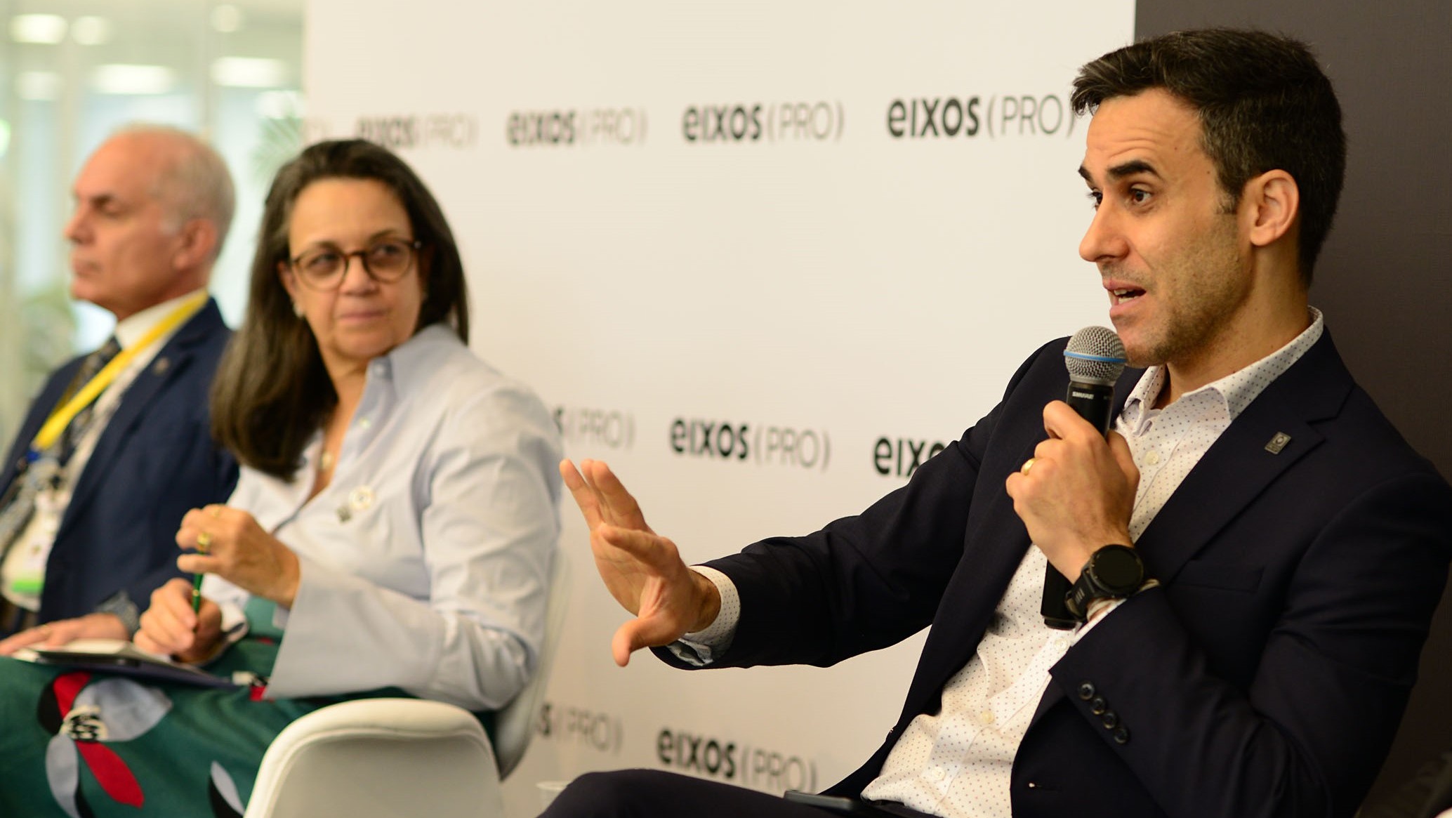 Encontro promovido pelo eixos PRO com diretores da ANP, em 25/9/2024 (Foto Stéferson Faria/eixos)