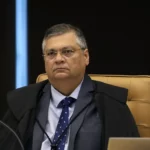 Ministro do STF, Flávio Dino [na imagem], mira bandeira branca, mas problema é agravado pela “bomba branca” (Foto Rosinei Coutinho/STF)