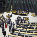 Plenário da Câmara durante sessão que aprovou o mercado brasileiro de créditos de carbono, em 19/11/2024 (Foto Mário Agra/Câmara dos Deputados)