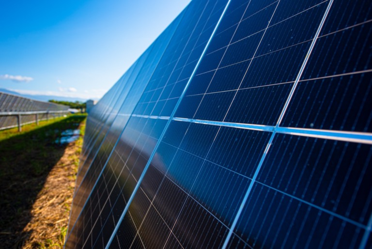 Painel solar fotovoltaico em usina da EDP (Foto Divulgação)