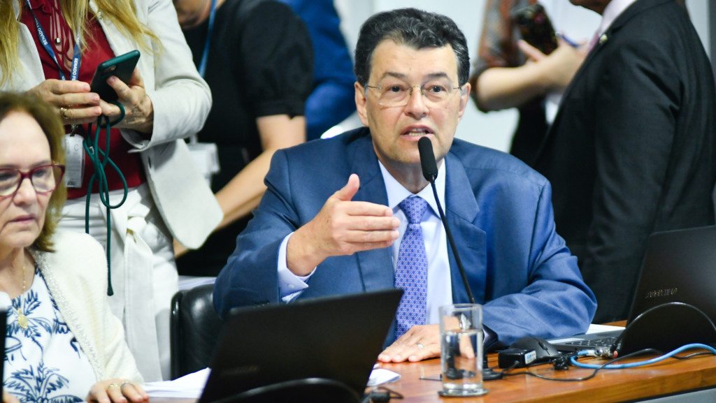 Eduardo Braga durante audiência da CCJ no Senado (Foto Geraldo Magela/Agência Senado)