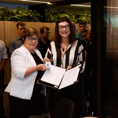 Angélica Laureano (esquerda) toma posse como CEO da TBG, ao lado de Magda Chambriard (Foto João Mário Nunes/TBG)