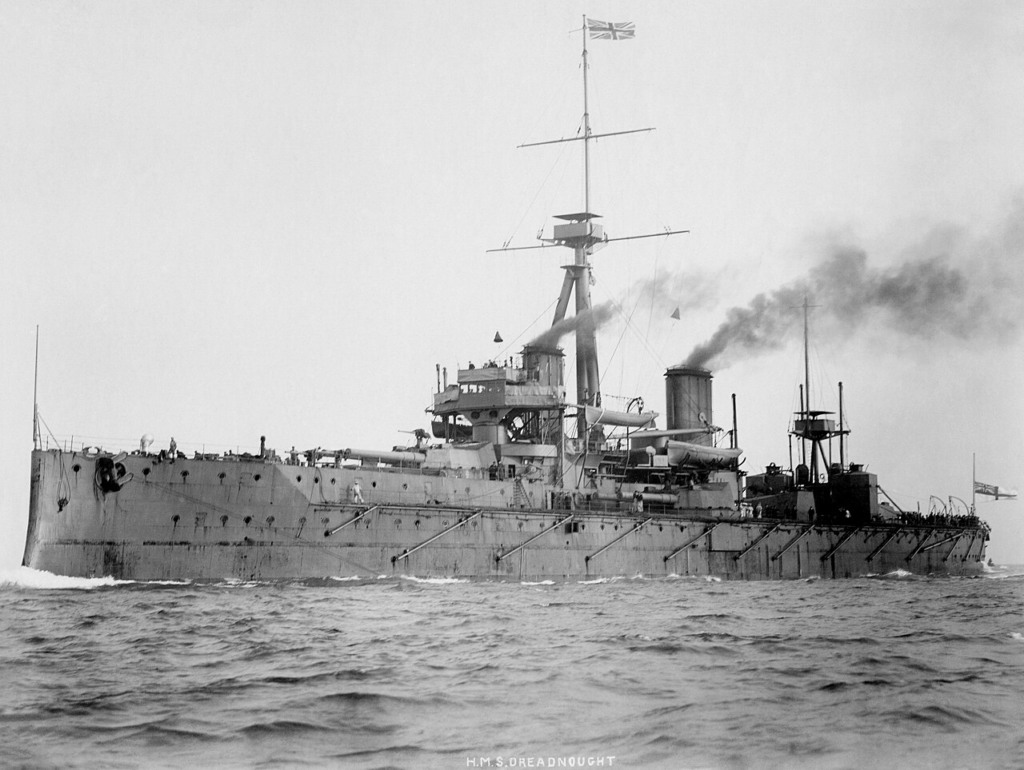 Encouraçado britânico HMS Dreadnought navegando por volta de 1906-1907 (Foto U.S. Naval Historical Center/Wiki Commons)