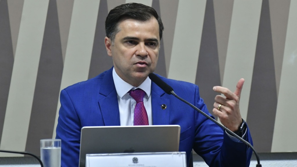 Sandoval Feitosa, diretor-geral da Aneel, fala durante reunião da CI no Senado, em 30/5/2023 (Foto: Geraldo Magela/Agência Senado)