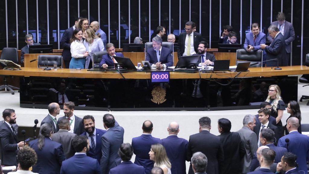 Regulamentação da reforma tributária começa a ser discutida no plenário da Câmara, em 10/12/2024 (Foto Bruno Spada/Câmara dos Deputados)