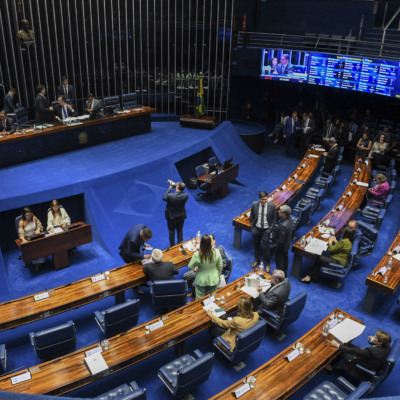 Ireneu Orth fala, à tribuna do Plenário do Senado, durante sessão para discutir o PL 2308-2023 do marco do hidrogênio, em 19/6/2024 (Foto: Jonas Pereira/Agência Senado)