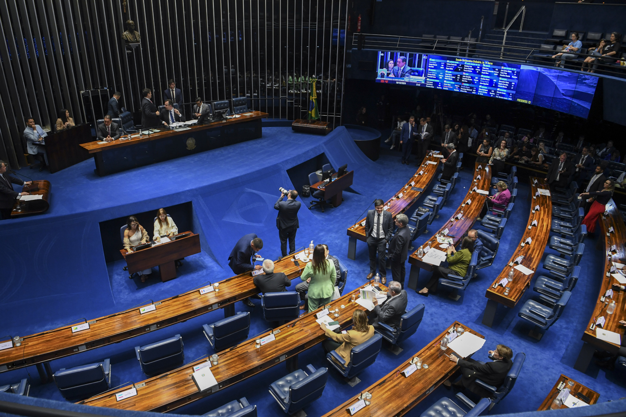 Ireneu Orth fala, à tribuna do Plenário do Senado, durante sessão para discutir o PL 2308-2023 do marco do hidrogênio, em 19/6/2024 (Foto: Jonas Pereira/Agência Senado)