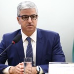 CEO da Enel SP, Guilherme Lencastre [na imagem], promete contratações de mão de obra após indicadores no Rio e São Paulo piorarem, durante audiência da CME na Câmara, em 3/12/2024 (Foto Vinicius Loures/Câmara dos Deputados)