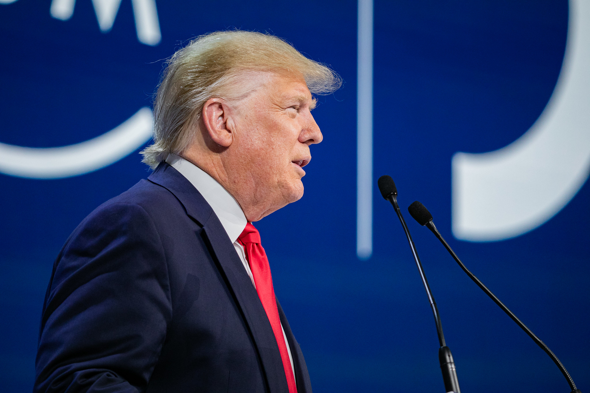 Presidente dos Estados Unidos, Donald Trump, durante coletiva de imprensa na reunião anual do Fórum Econômico Mundial de 2020 em Davos-Klosters, Suíça, em 21/1/2020 (Foto Valeriano Di Domenicor/Fórum Econômico Mundial)