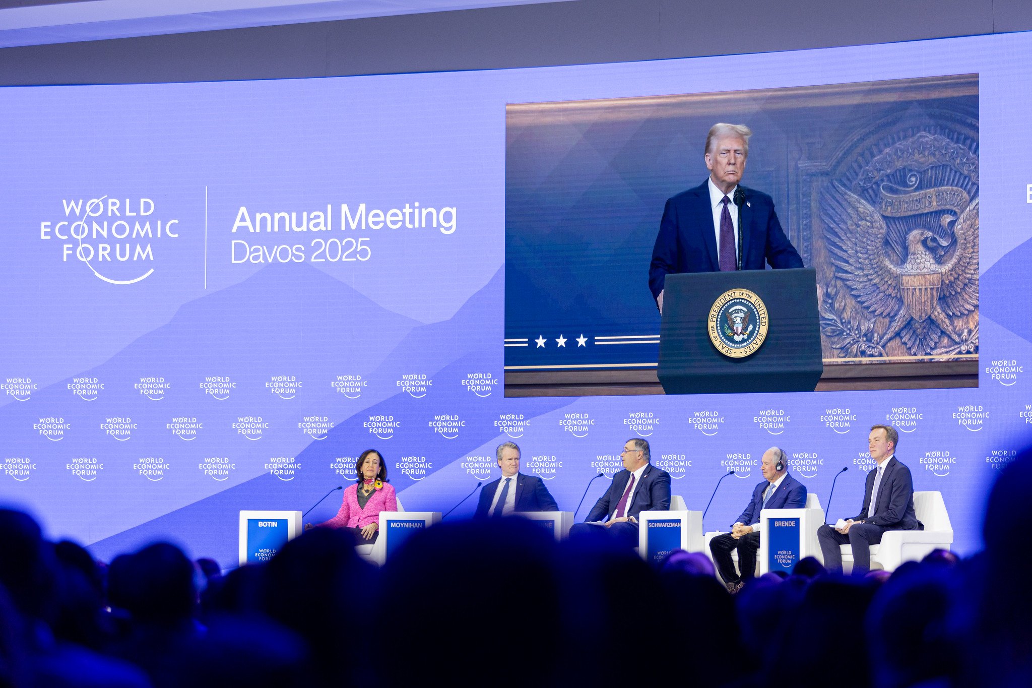 Donald Trump, presidente dos EUA, participa da reunião anual do Fórum Econômico Mundial em Davos, em 23/1/2025 (Foto Benedikt von Loebell/WEF)