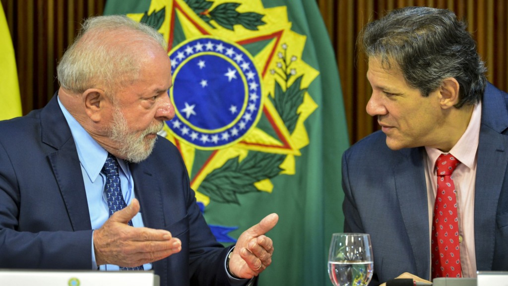 Lula e Fernando Haddad durante reunião ministerial, no Palácio do Planalto, em 10/3/2023 (Foto Marcelo Camargo/Agência Brasil)