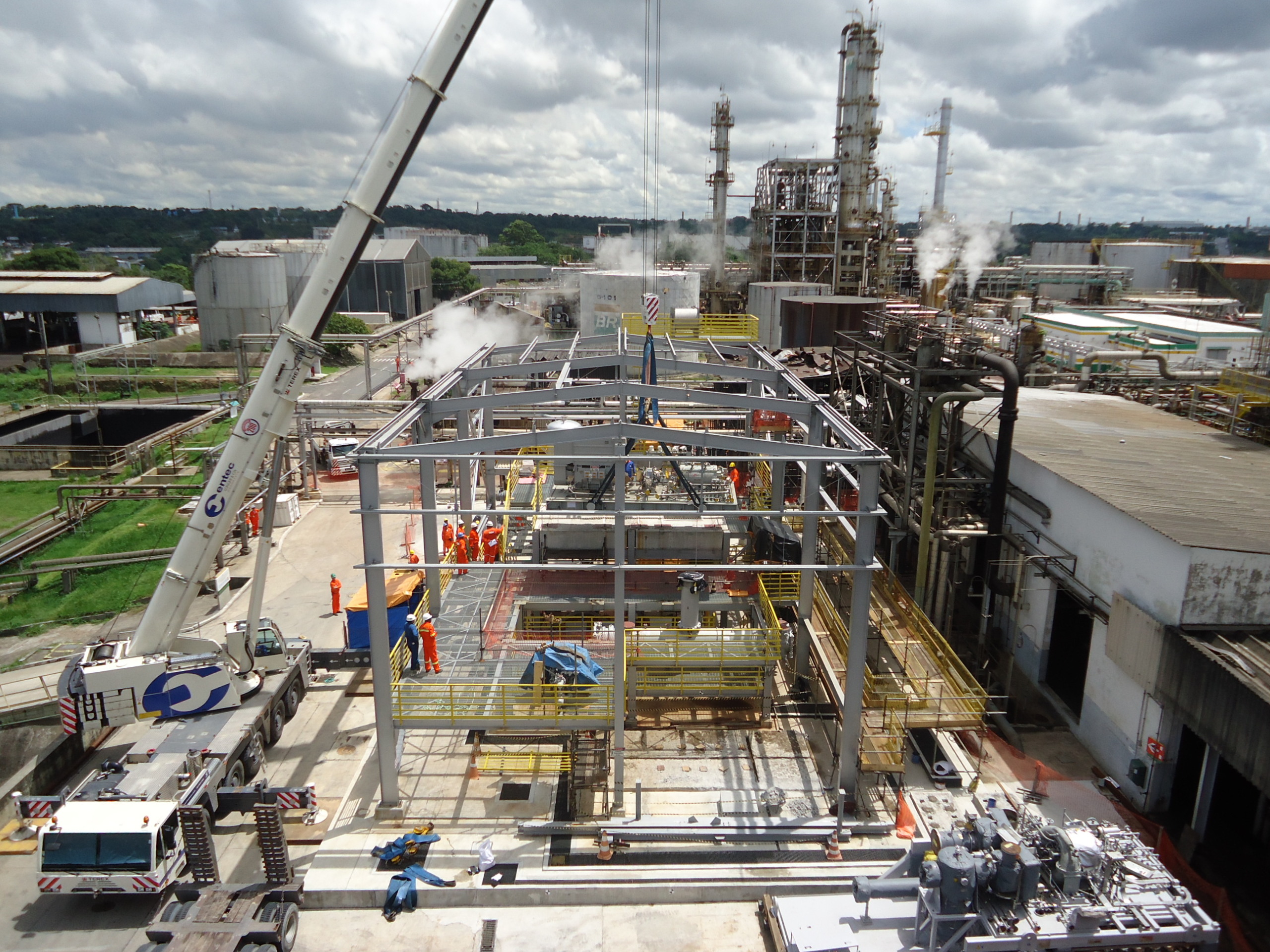 Obras de modernização e ampliação na refinaria de Manaus (atual Ream), no Amazonas (Foto Divulgação PAC)