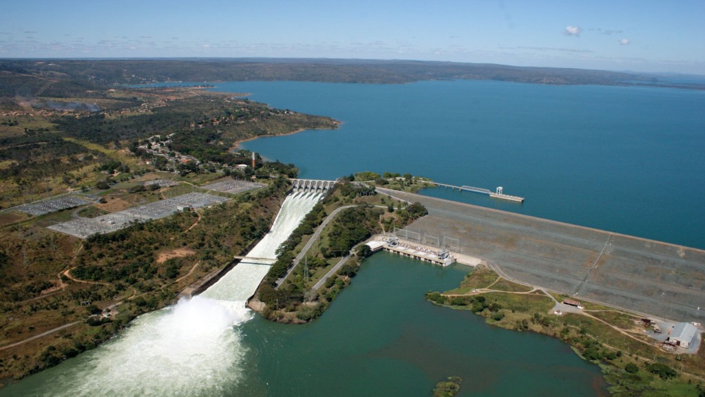 Vista aérea do reservatório e da barragem da usina hidrelétrica de Três Marias em Minas Gerais | Divulgação Cemig