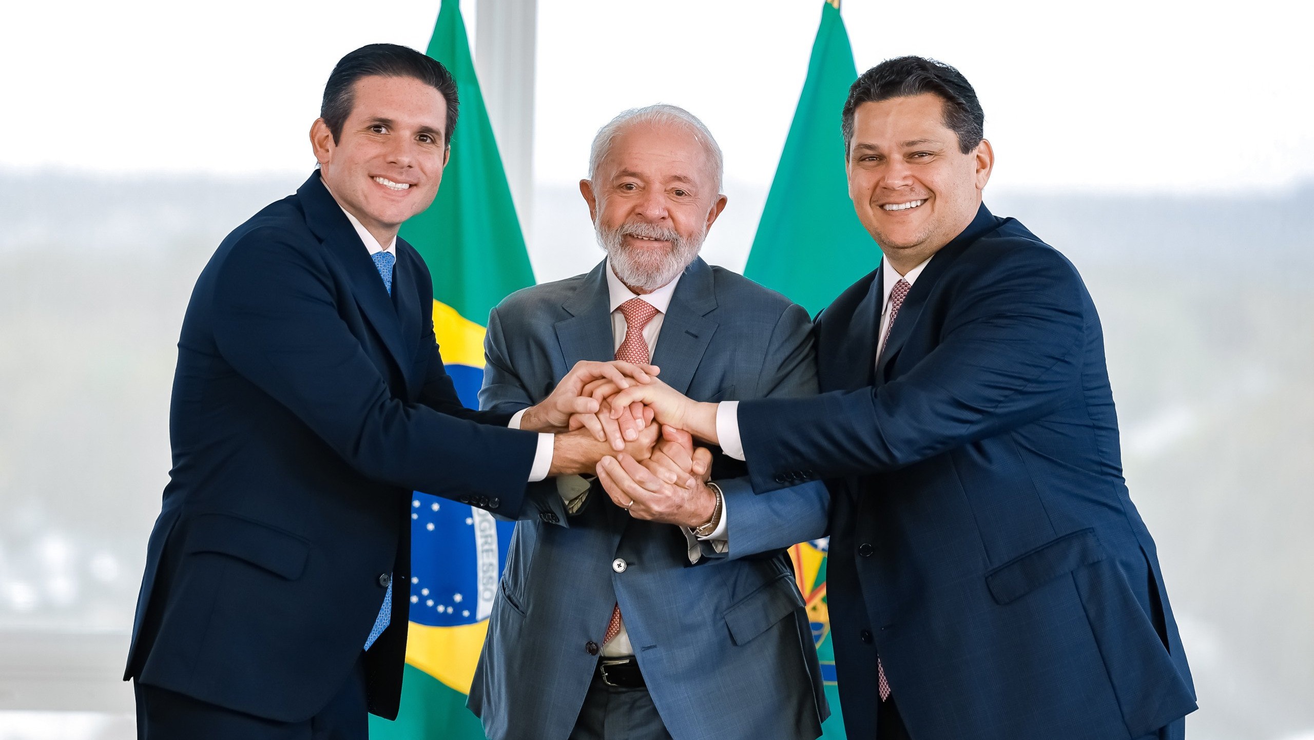 Lula da Silva (centro) se encontra com o presidente do Senado, Davi Alcolumbre (direita), e o presidente da Câmara, Hugo Motta (esquerda), em 3/2/2025 (Foto Ricardo Stuckert/PR)