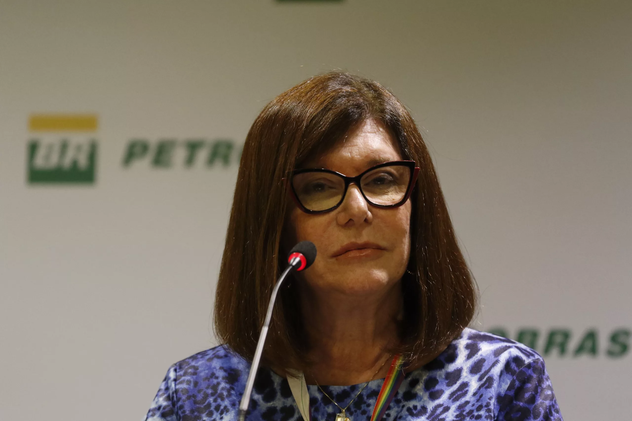 Magda Chambriard, presidente da Petrobras, fala à imprensa, no Rio de Janeiro, 27/5/2024 (Foto Fernando Frazão/Agência Brasil)