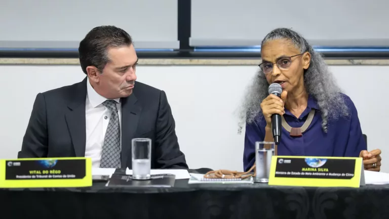 Ministra do Meio Ambiente, Marina Silva, e ministro o TCU Vital do Rêgo durante lançamento da ferramenta, Painel ClimaBrasil, uma adaptação nacional do ClimateScanner, em 18/2/2025 (Foto TCU)