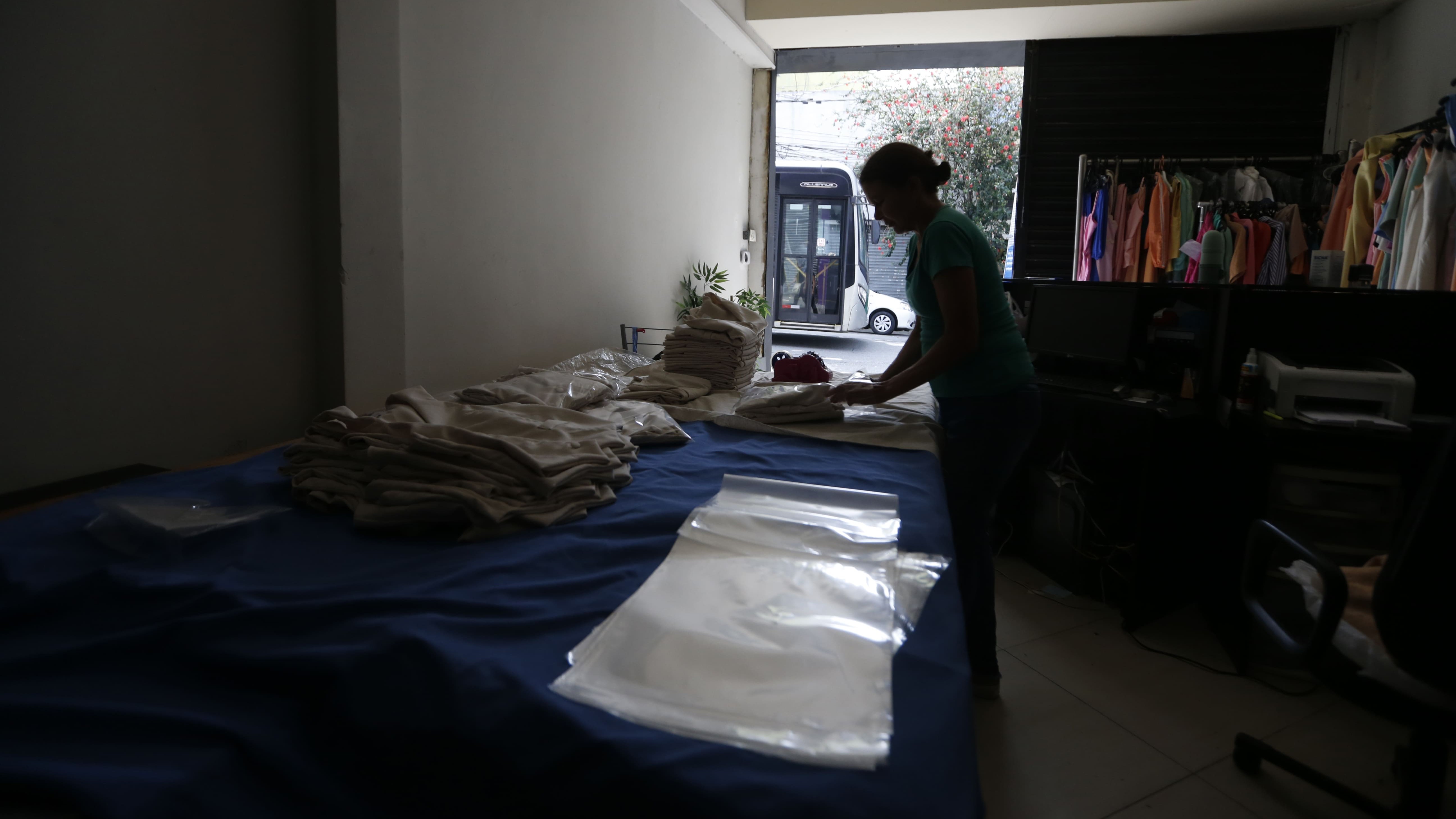 Cerca de 158 mil imóveis em São Paulo seguem sem luz após apagão, diz Enel