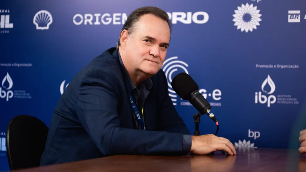 Cláudio Schlosser, diretor executivo de Logistica, Comercialização e Mercados da Petrobras, em entrevista ao estúdio eixos durante a ROG.e no Rio, em 24/9/2024 (Foto Vitor Curi/eixos)