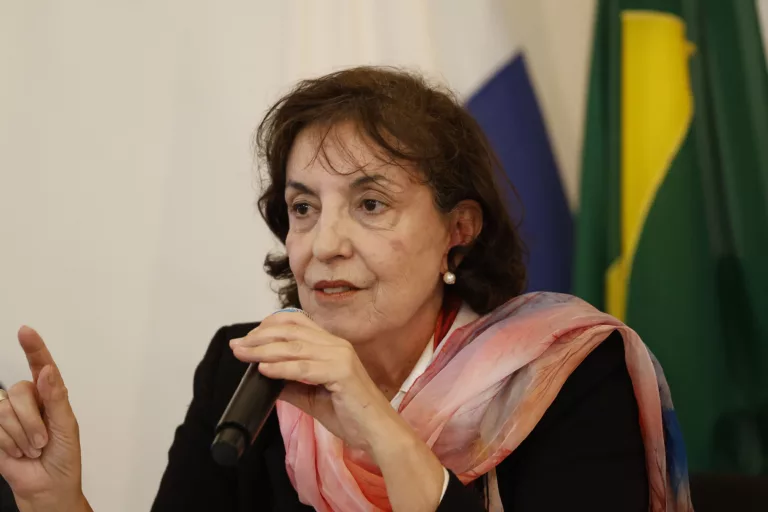 Diretora de Exploração e Produção da Petrobras, Sylvia Anjos, fala sobre cooperação com o Serviço Geológico do Brasil para revitalizar o Museu de Ciências da Terra e construir o Centro Científico e Cultural da Urca, em 23/1/2025 (Foto Fernando Frazão/Agência Brasil)