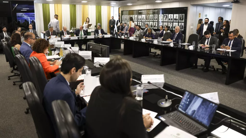 Primeira reunião extraordinária de 2025 do CNPE, em Brasília (DF), em 18 de fevereiro (Foto Marcelo Camargo/Agência Brasil)