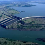 Hidrelétrica de Itaipu, localizada na fronteira entre o Paraguai e Brasil e capaz de produzir 14.000 MW de energia (Foto Divulgação)