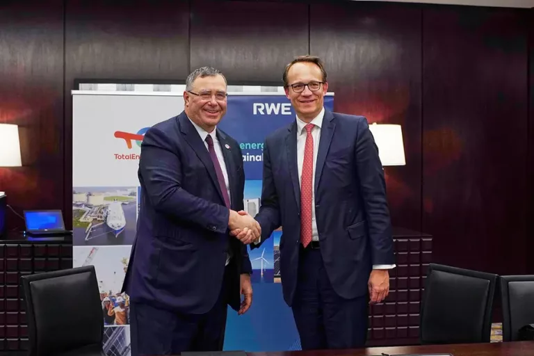 Patrick Pouyanné, CEO da TotalEnergies, e Markus Krebber, CEO da RWE. Foto: TotalEnergies/Divulgação