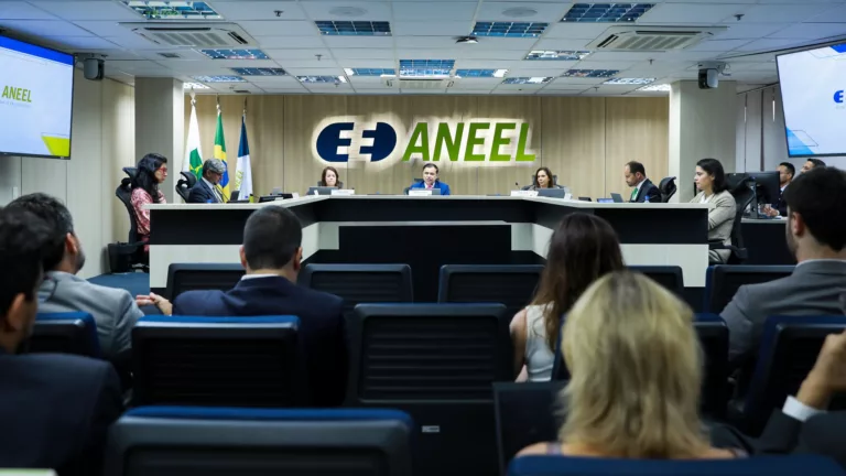 Diretoria colegiada da Aneel durante a 7ª reunião pública ordinária de 2025, em 11 de março (Foto Michel Jesus/Aneel)