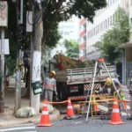 São Paulo (SP), 18/03/2024 - Funcionários da Enel trabalham na rua General Jardim, em Vila Buarque, durante falta de energia na região central | Foto: Rovena Rosa/Agência Brasil