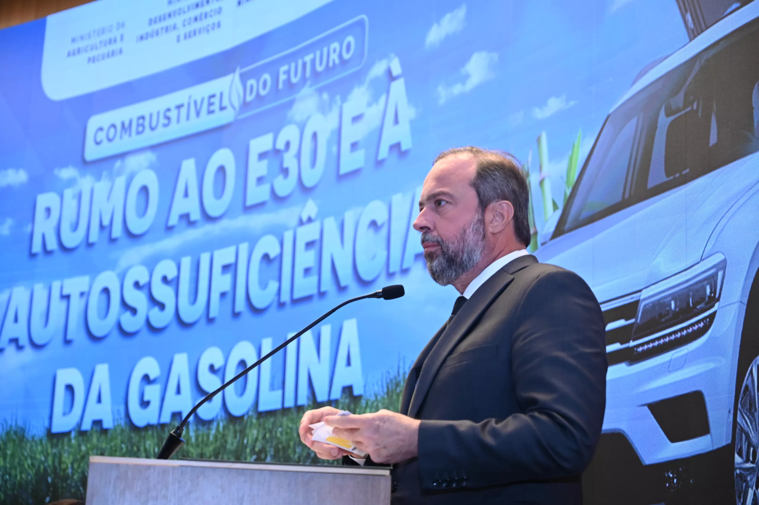 Ministro Alexandre Silveira no evento de apresentação dos testes em motores do E30. Foto: Ricardo Botelho/MME