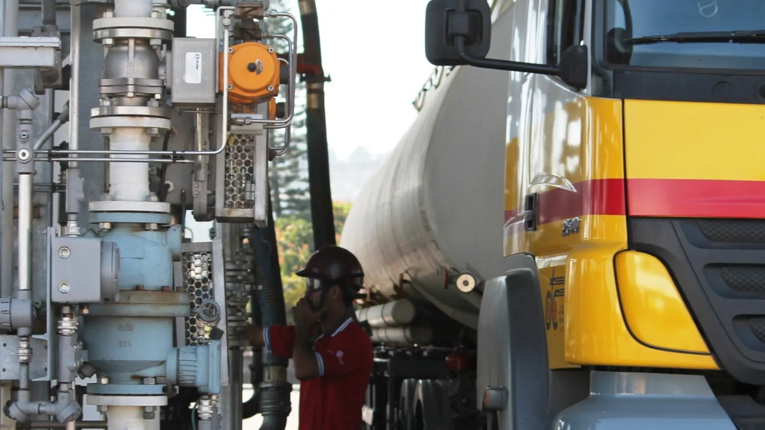 Governo libera R$ 550 milhões para subsidiar importação de diesel