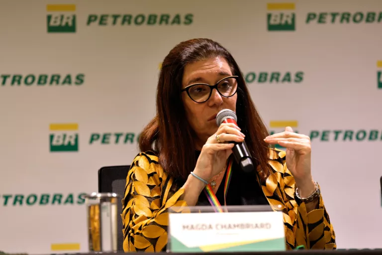 Rio de Janeiro (RJ), 27/02/2025 - A presidente da Petrobras, Magda Chambriard, fala durante  coletiva sobre os resultados financeiros da Petrobras de 2024.  Foto: Tânia Rêgo/Agência Brasil