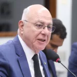 Arnaldo Jardim fala durante seminário da comissão especial sobre transição energética e produção de hidrogênio verde, em 11/2/2025 (Foto Kayo Magalhães/Câmara dos Deputados)