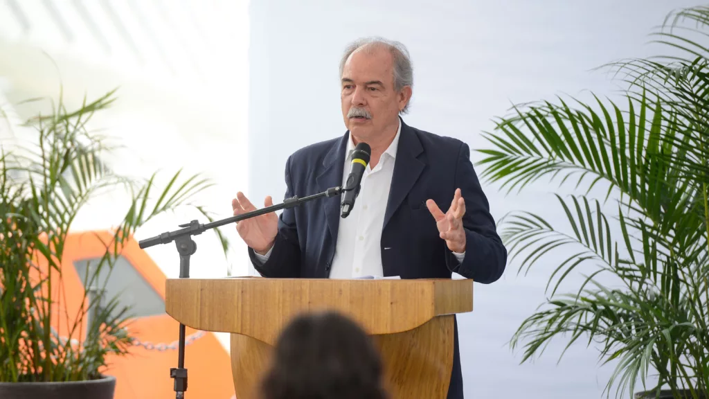 Presidente do BNDES, Aloizio Mercadante, durante lançamento da iniciativa BNDES Azul, no navio de pesquisa da Marinha do Brasil (Foto Tomaz Silva/Agência Brasil)