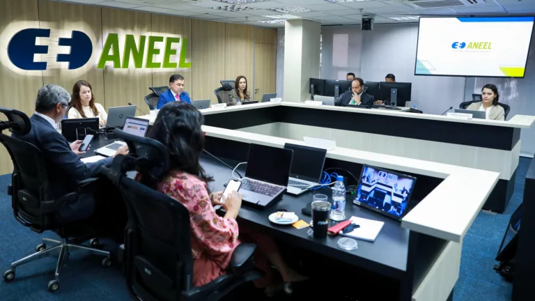 Diretoria colegiada da Aneel durante a 7ª reunião pública ordinária de 2025, em 11 de março (Foto Michel Jesus/Aneel)