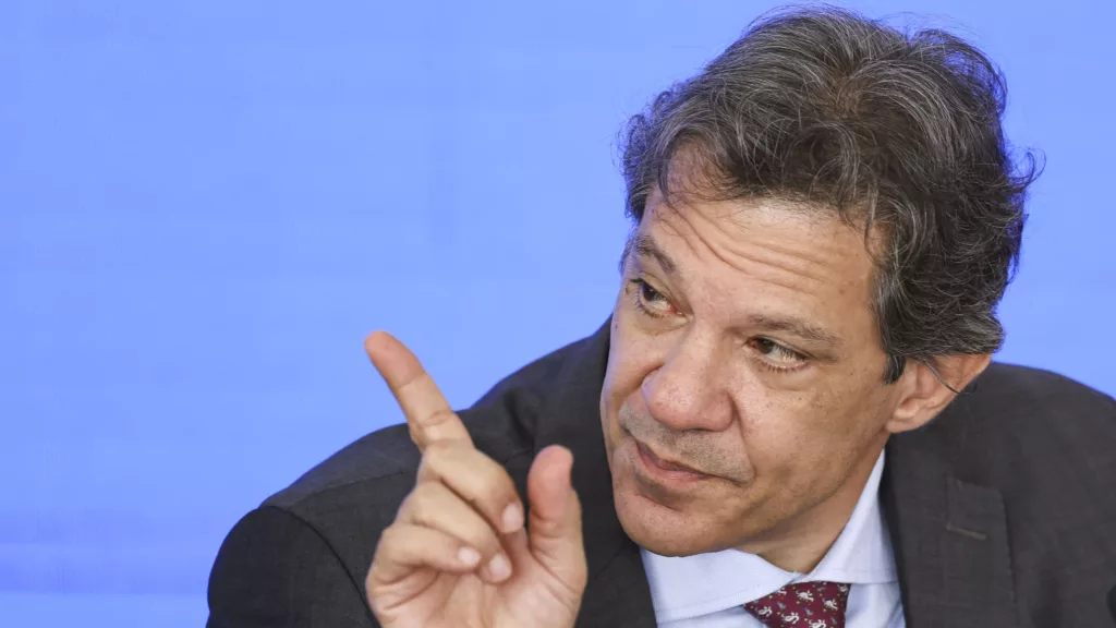 Lula deve agendar anúncio de política para data centers assim que voltar de viagem, diz Haddad