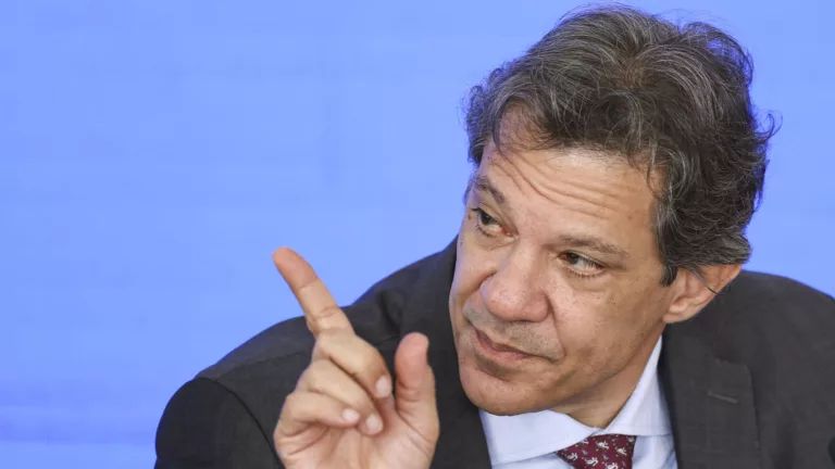 Lula deve agendar anúncio de política para data centers assim que voltar de viagem, diz Haddad