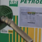 Bomba de abastecimento, na cor verde, em posto de combustíveis da Petrobras (Foto Fabio Rodrigues Pozzebom/Agência Brasil)