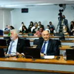 Senadores Tereza Cristina e Fabiano Contarato na Comissão de Meio Ambiente do Senado Federal, durante discussão sobre a Lei Geral do Licenciamento Ambiental, em 7 de maio de 2025 (Foto Geraldo Magela/Agência Senado)